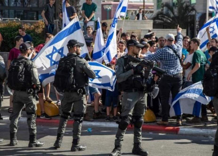 Israeli police and flag march.jpg