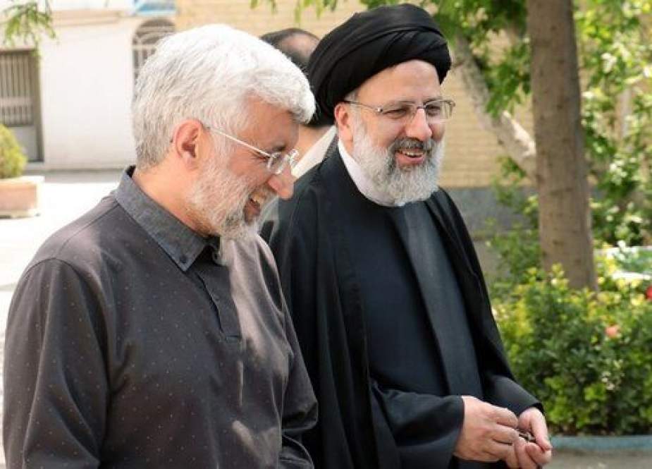 جليلي ينسحب من الانتخابات الإيرانية لصالح رئيسي