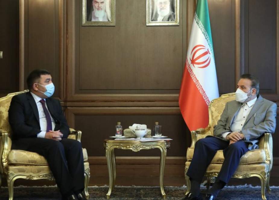 واعظي : ايران ماضية في توسيع العلاقات مع اذربيجان