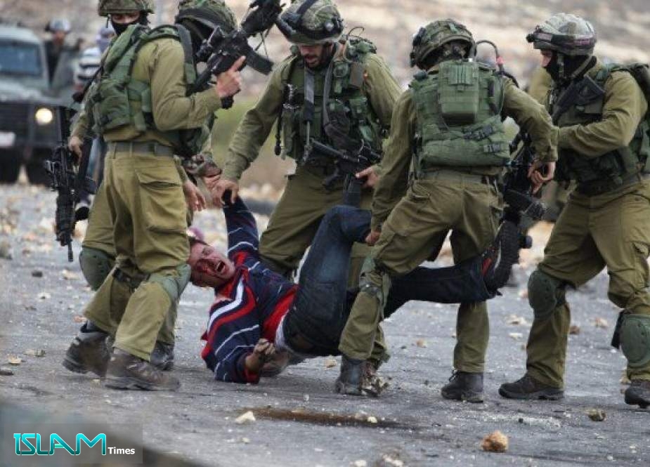 Zionist Forces Raid West Bank, Arrest 11 Palestinians