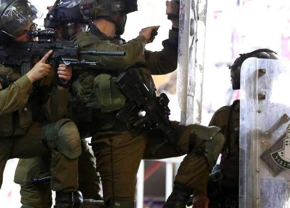 Israeli force, shooting Palestinian