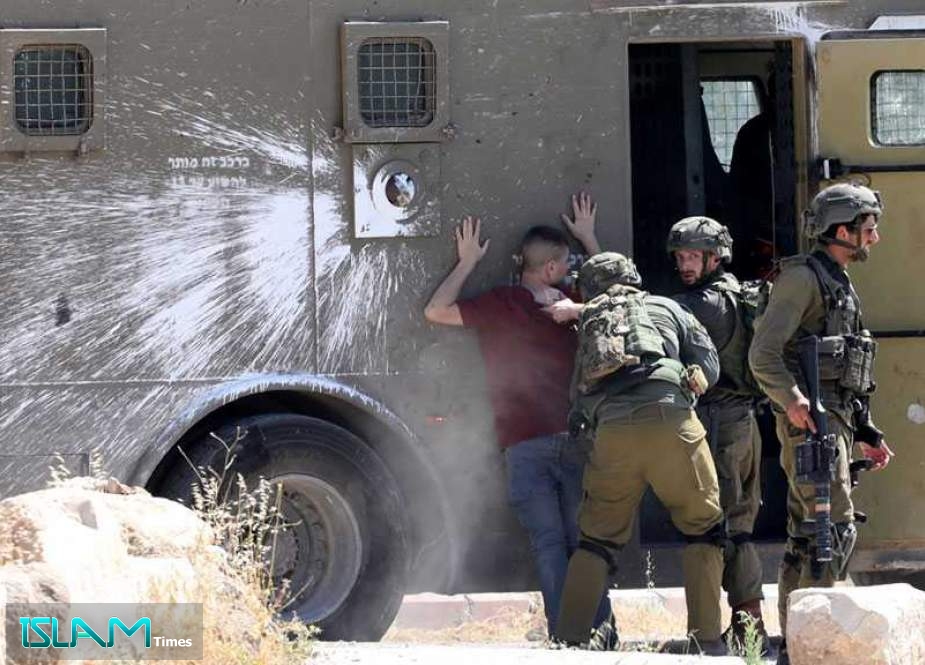 ‘Israeli’ Occupation Troops Arrest 25 Palestinians in the Occupied West Bank