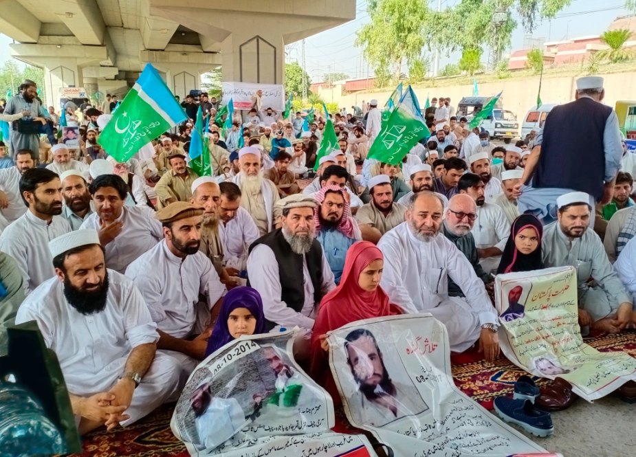 پشاور، قبائلی اضلاع کے حقوق کیلئے جماعت اسلامی کا احتجاجی دھرنا
