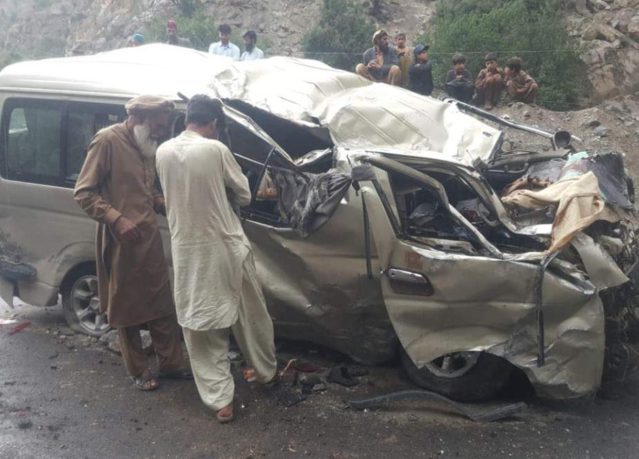 بابوسر روڈ پر ٹریفک حادثہ، 11 سیاح زخمی
