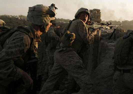 سربازان آمریکایی حین درگیری با طالبان در هلمند