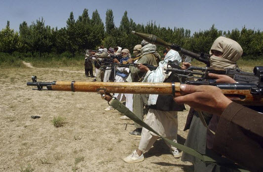 نیروهای طالبان در حال تمرین نبرد