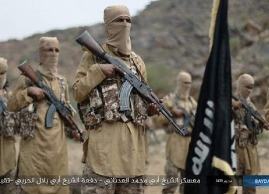 مقام یمنی: آمریکا در کنار القاعده و داعش می‌جنگد