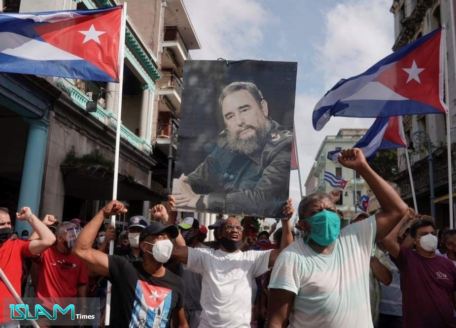 Cubans Protest in Support of Revolution against US Interventions
