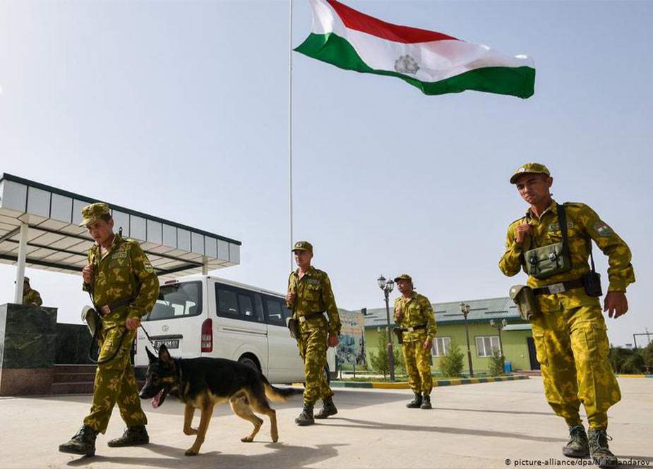 Tacikistan Talibandan qaçan əfqanları geri qaytardı