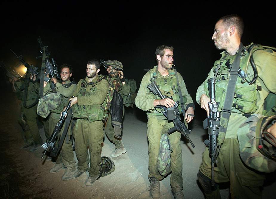 Israeli occupation soldiers near Lebanese border.jpg