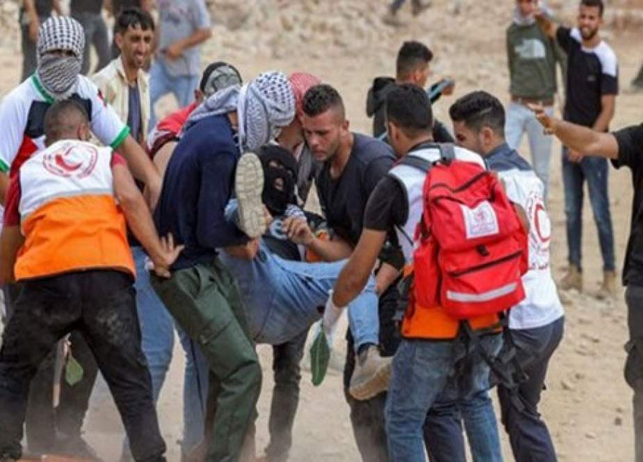 شهيد وأكثر من 300 إصابة حصيلة اشتباكات عنيفة بالضفة الغربية