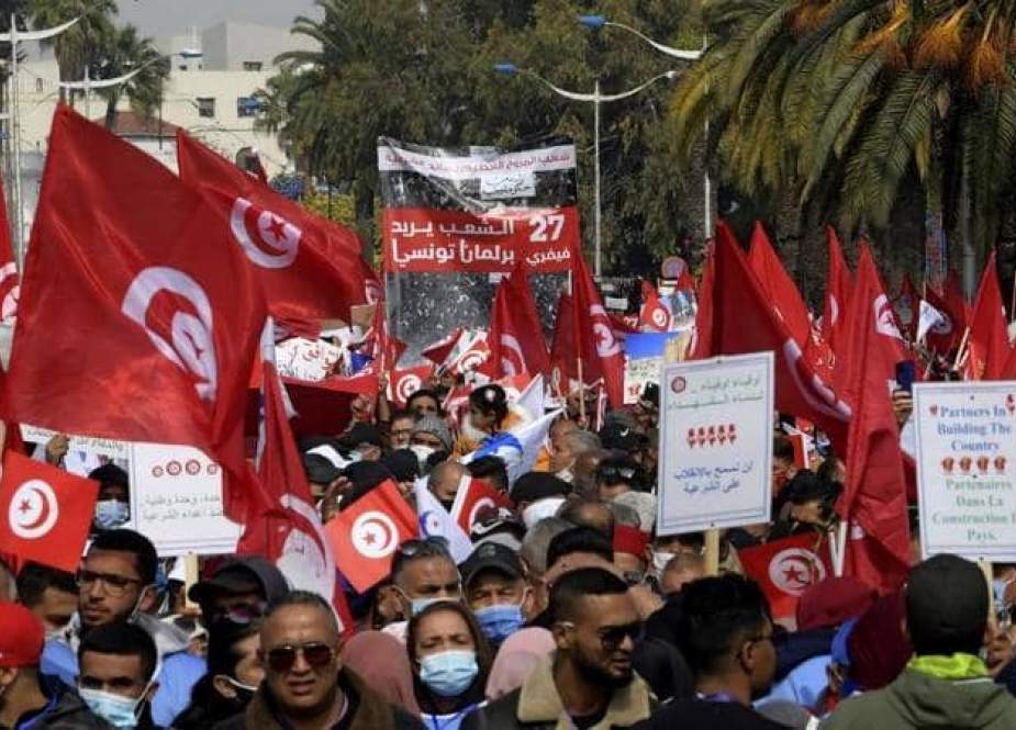 بعد قرارات قيس سعيد.. ماذا حدث في تونس؟