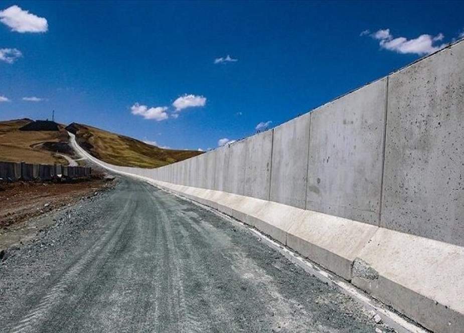 دیوار مرزی با ایران از ورود مهاجرین غیر قانونی جلوگیری خواهد کرد