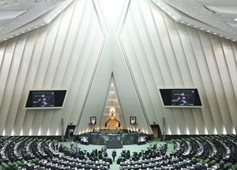 الرئيس الإيراني المنتخب يؤدي اليمين الدستورية في الخامس من آب