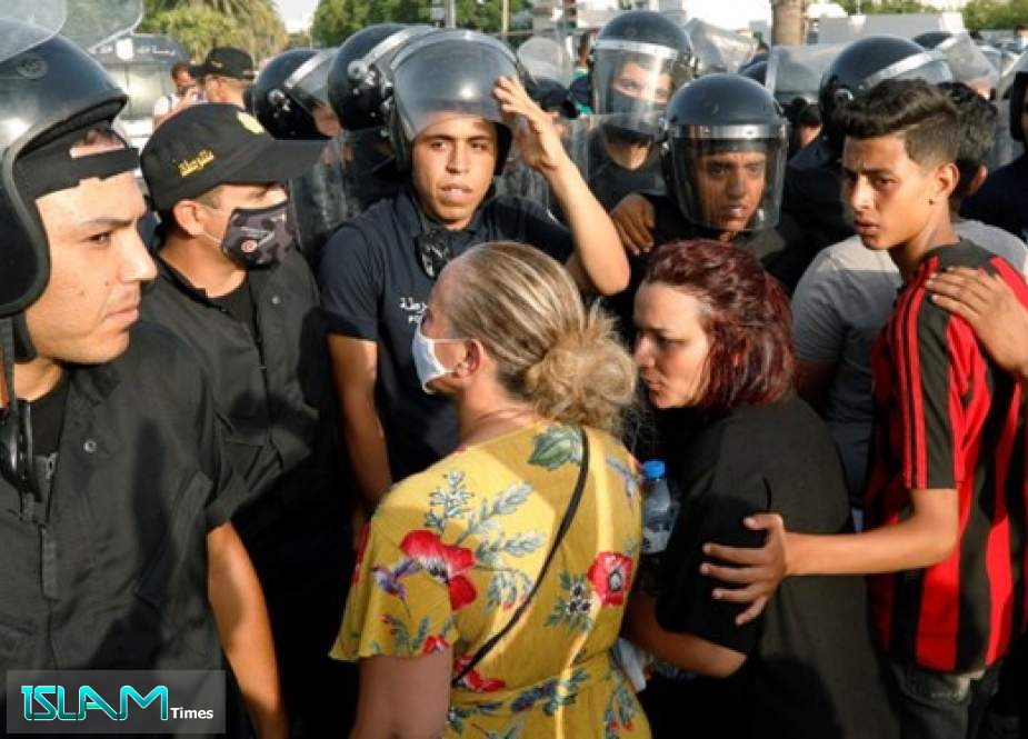 Tunisia: Turmoil Continues as President Sacks More Officials