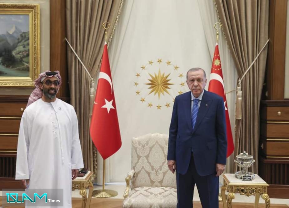 Turkey’s Erdogan Holds Rare Meeting with Senior UAE Official
