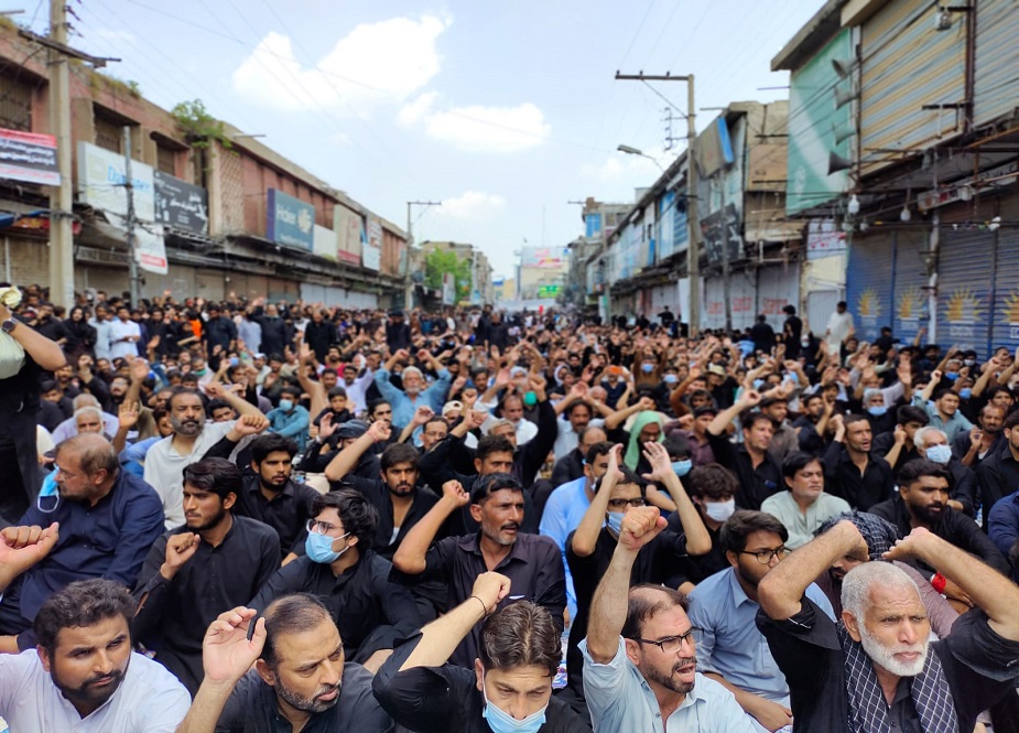 راولپنڈی میں عاشورہ جلوس اور نماز باجماعت کی تصویری جھلکیاں