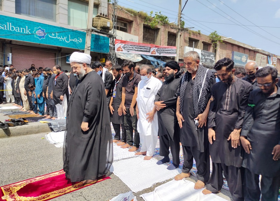 راولپنڈی میں عاشورہ جلوس اور نماز باجماعت کی تصویری جھلکیاں