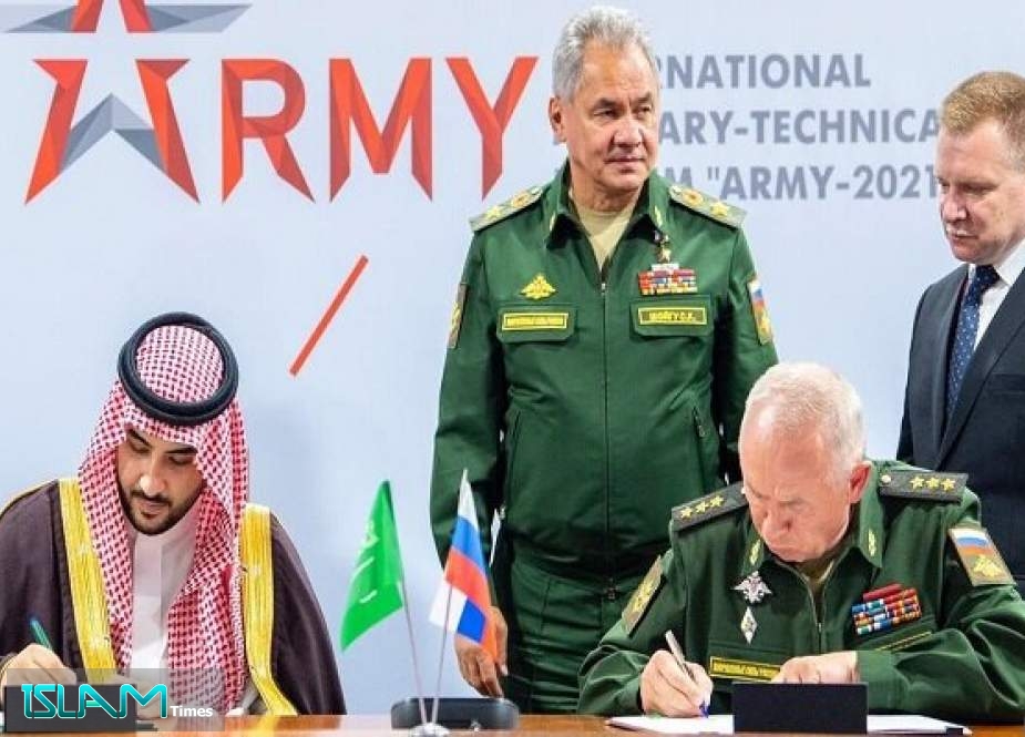 S. Arabia, Russia Sign Deal to Develop Joint Military Coop.