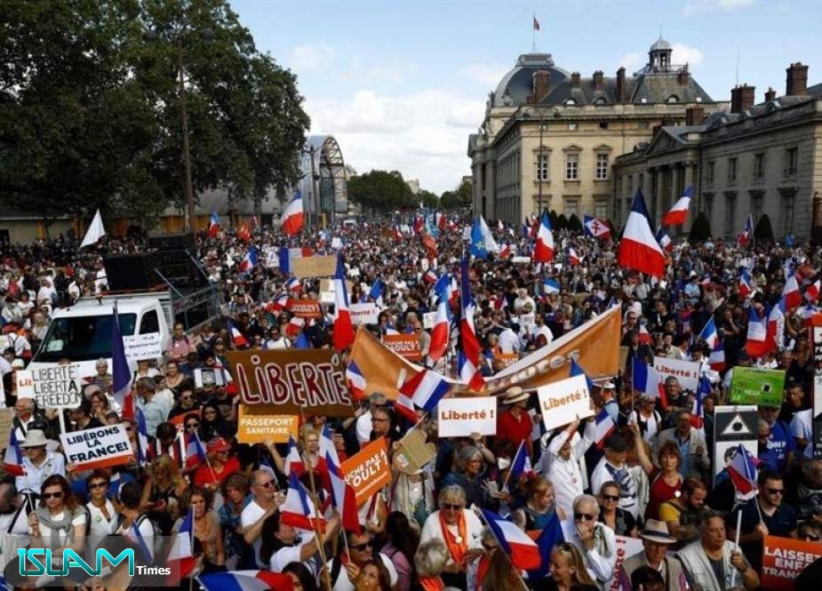160,000 Protest across France against COVID-19 Rules