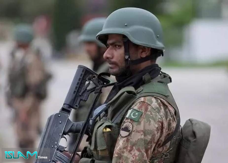 Two Pakistani Soldiers Killed on Border with Afghanistan
