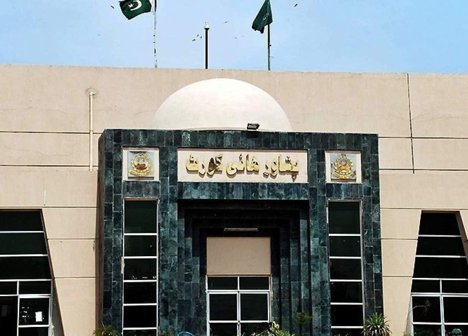 کیوں نہ فواد چوہدری اور فردوس اعوان کے وارنٹ گرفتاری جاری کریں، پشاور ہائیکورٹ