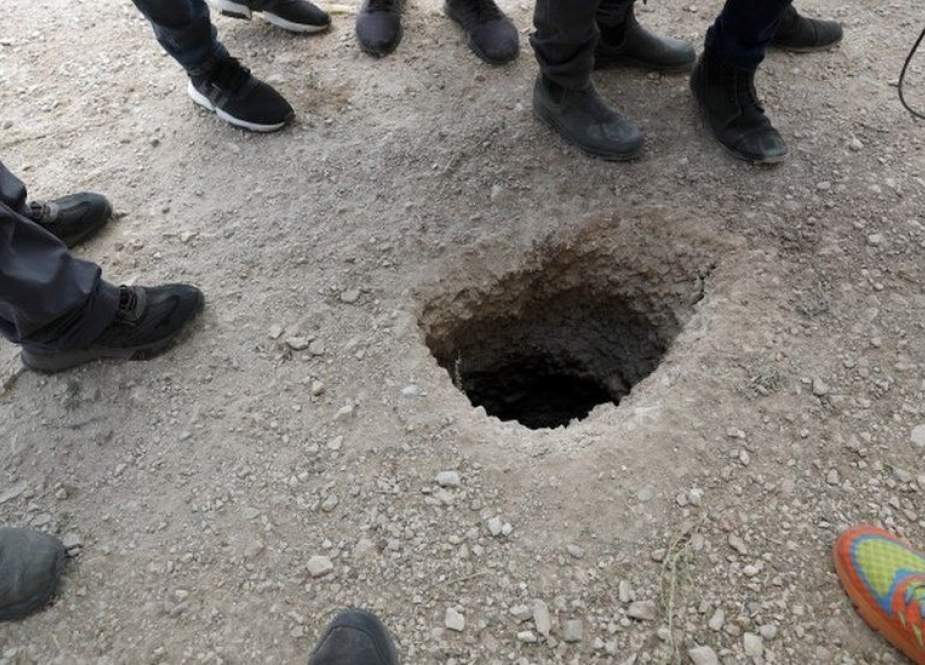 Hole where six Palestinians escaped from Gilbao prison.jpg