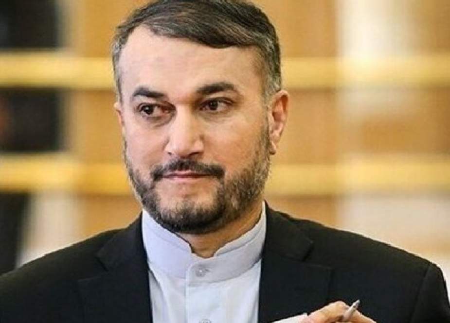 وزير الخارجية الايراني يتلقى برقيات تهنئة من وزراء خارجية 4 دو