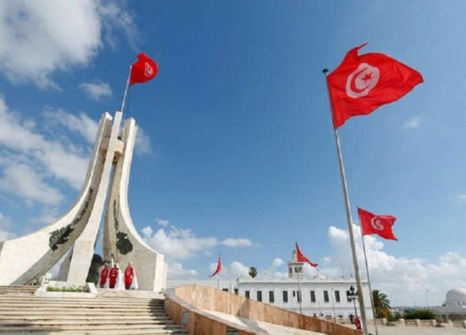تونس.. خمسة أحزاب تعبر عن رفضها المطلق لدعوات تعليق الدستور