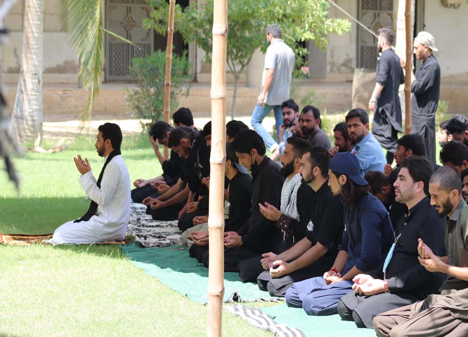 آئی ایس او کراچی جامعہ اردو کی جانب سے یوم حسینؑ کا انعقاد، اساتذہ سمیت طلبہ و طالبات کی شرکت