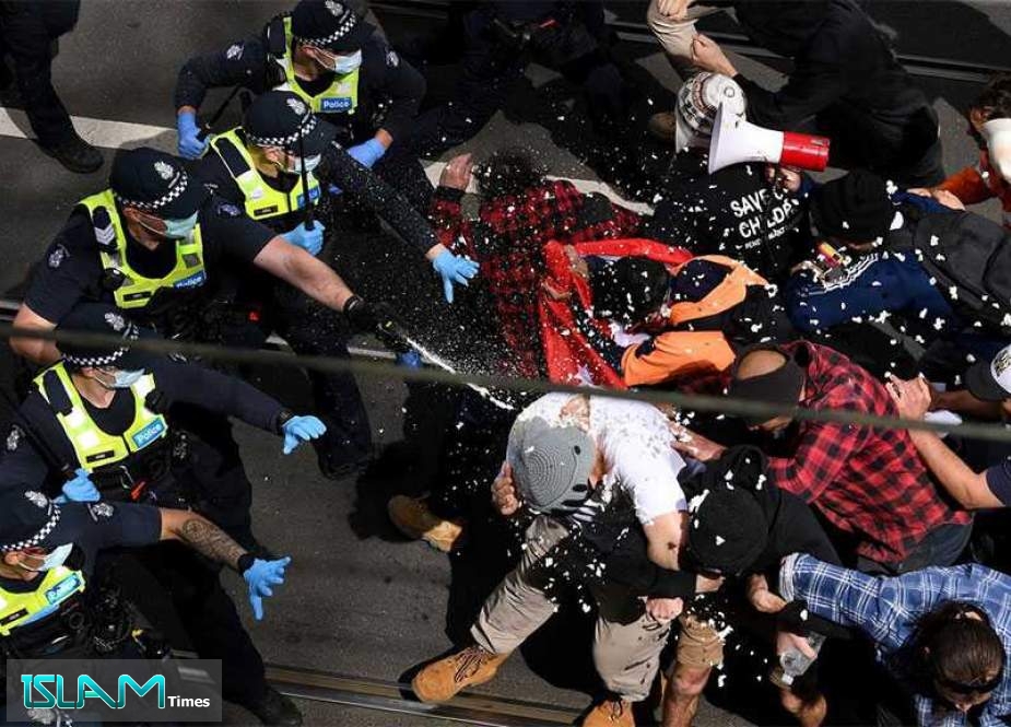 Australian Police Clash with Anti-lockdown Protesters