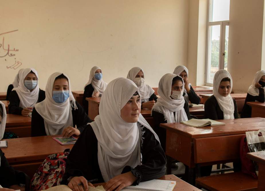 Afghanistan girls in schools.jpg