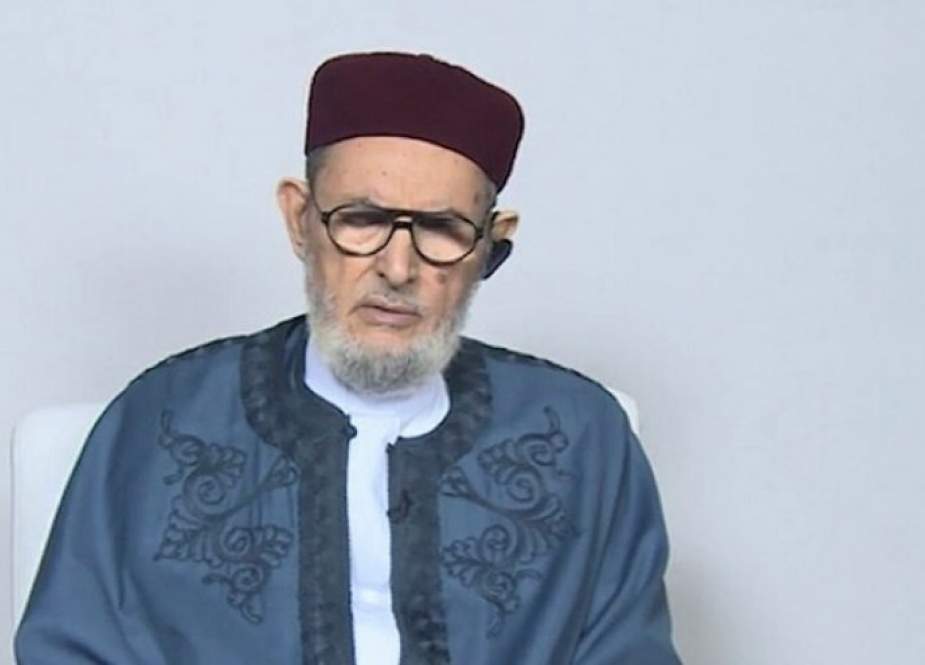 مفتي ليبيا يدعو للتظاهر وإسقاط البرلمان