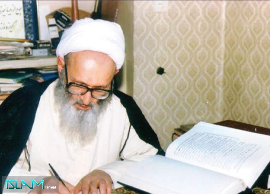 Iran: Ayatollah Hassanzadeh Amoli Passes Away