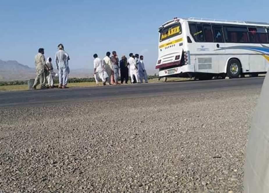 کوئٹہ سے پشاور جانیوالی مسافر بس کو مسلح افراد نے اغواء کرلیا