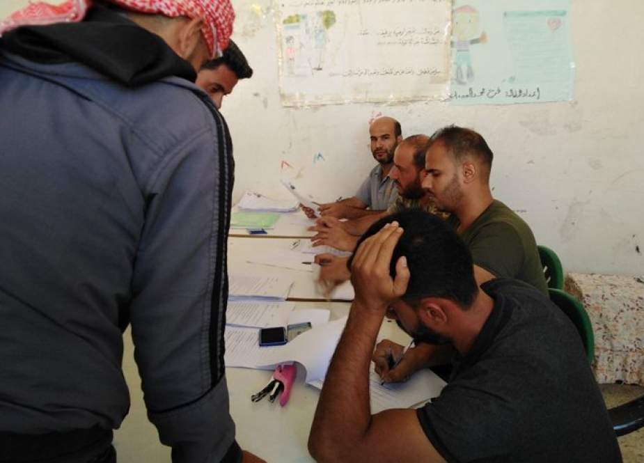 انضمام عشرات المسلحين من قرى حوض اليرموك بريف درعا لعملية تسوية الأوضاع