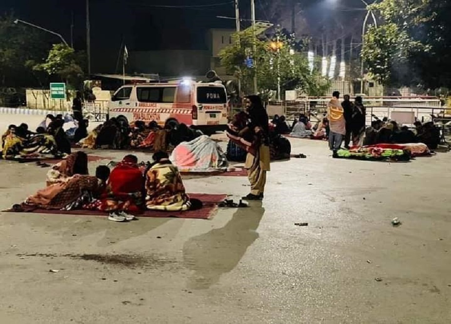 کوئٹہ، ریڈ زون کے باہر بچوں کی میتوں کے ہمراہ ورثاء کا دھرنا جاری