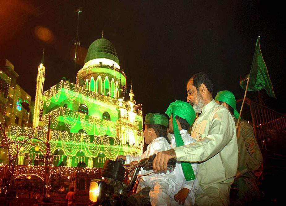 کراچی میں جشن عید میلادالنبیؐ کی تیاریاں، شہر میں چراغاں