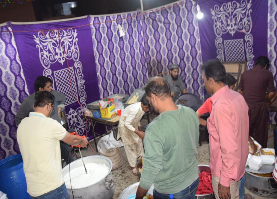 عید میلادالنبیؐ کے موقع پر کراچی کے علاقے ملیر میں ایم ڈبلیو ایم کی جانب سے استقبالیہ کیمپ لگایا گیا