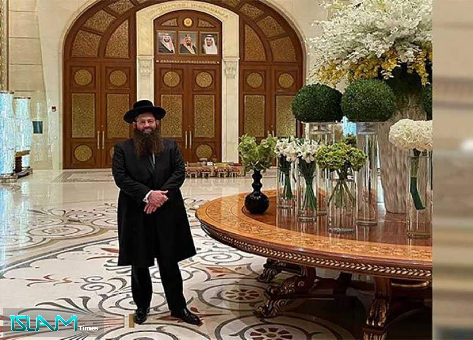 ‘Israeli’ Rabbi Roams the Holy Land of the Two Sanctuaries!