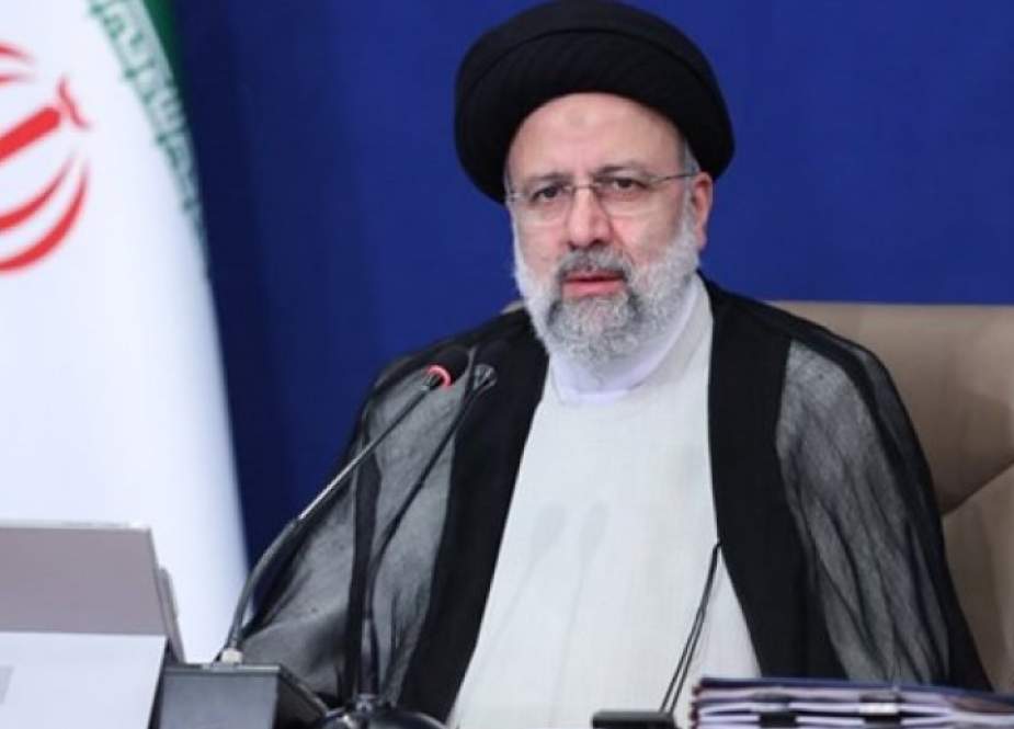 الرئيس الإيراني يؤكد ضرورة توفير الطاقة المستديمة لنمو اقتصاد البلاد