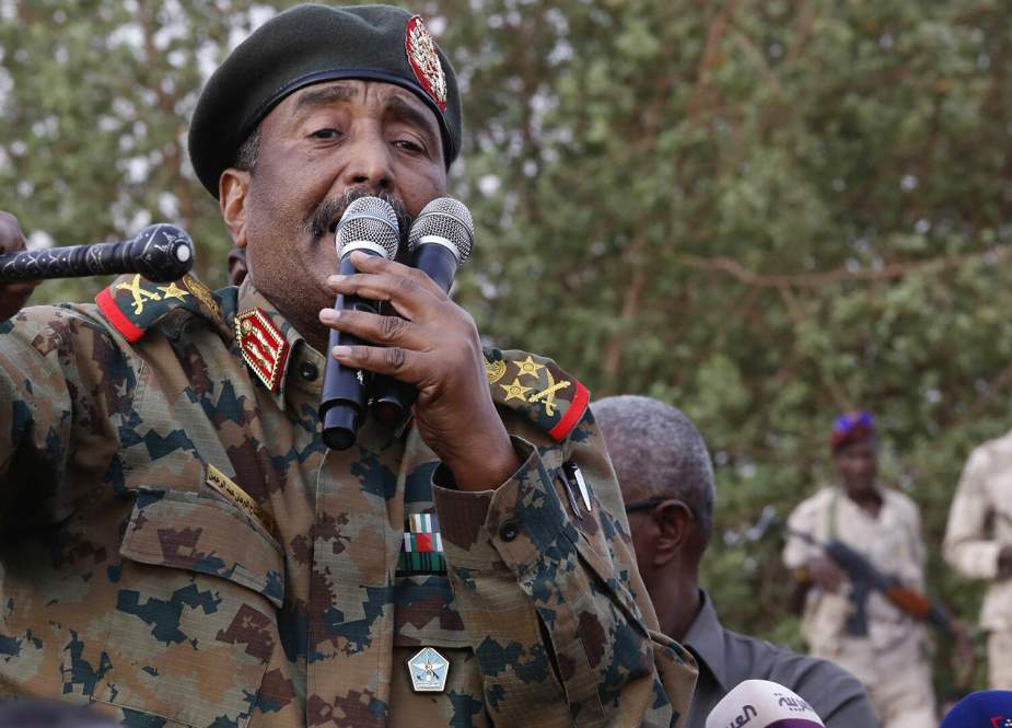 Kepala Dewan Kedaulatan Burhan Nyatakan Keadaan Darurat di Sudan, Pembubaran Pemerintah