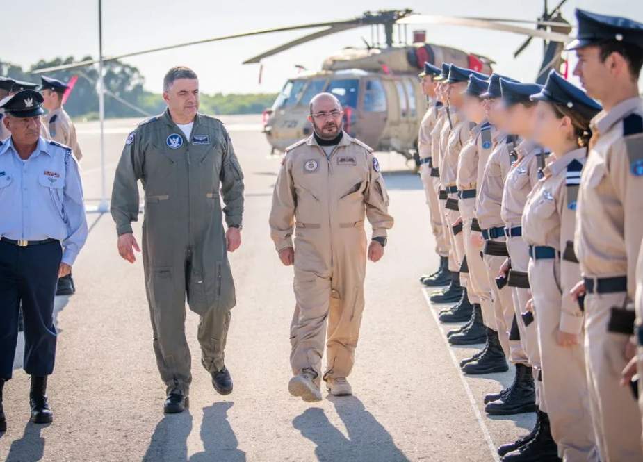 Kepala Angkatan Udara UEA Latihan Militer di Entitas Zionis
