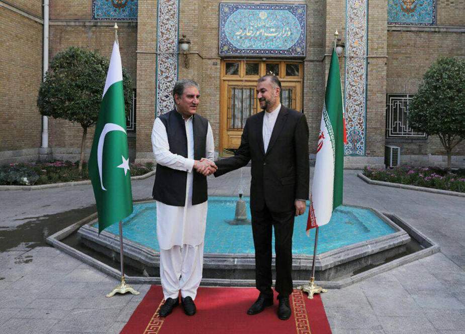 تہران میں ایران اور پاکستان کے وزرائے خارجہ کی ملاقات