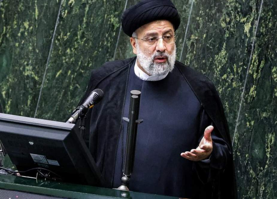 الرئيس الإيراني يشدد على تحسين اقتصاد البلاد