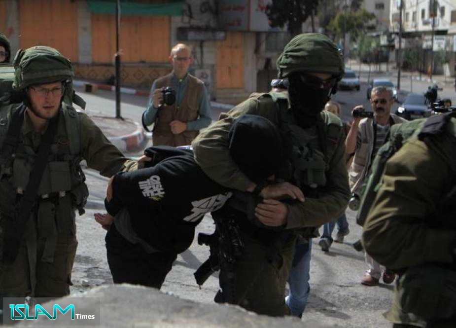 Israeli Forces Arrest Eight Palestinians in West Bank