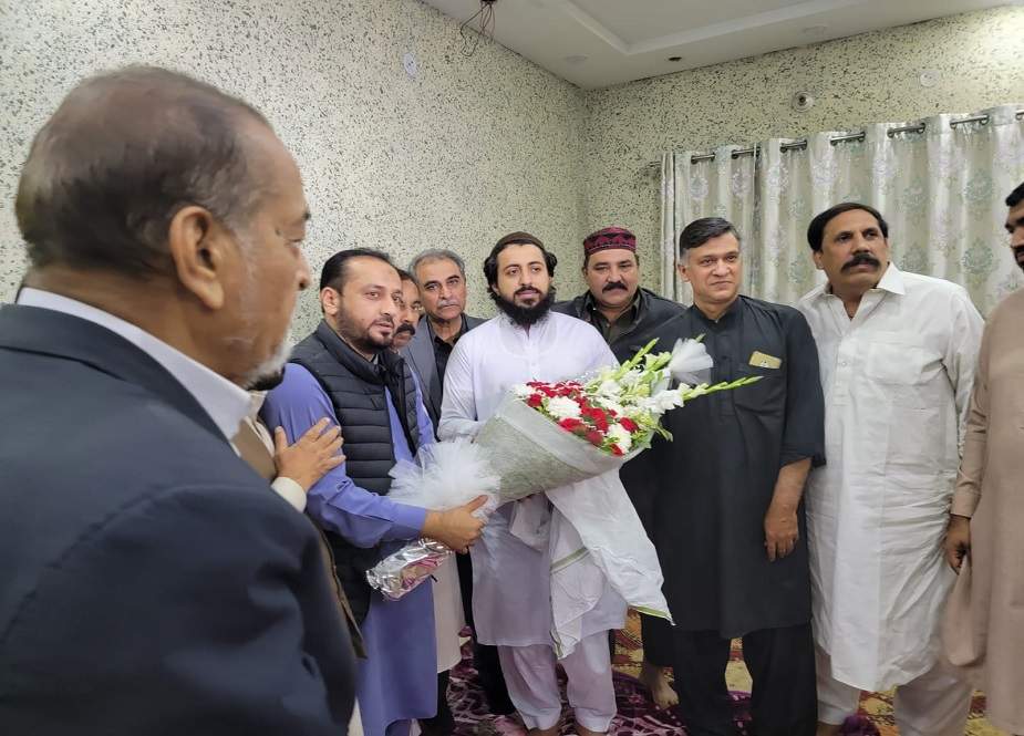 لاہور، سعد رضوی سے ن لیگ کے وفد کی ملاقات، رہائی پر مبارکباد دی