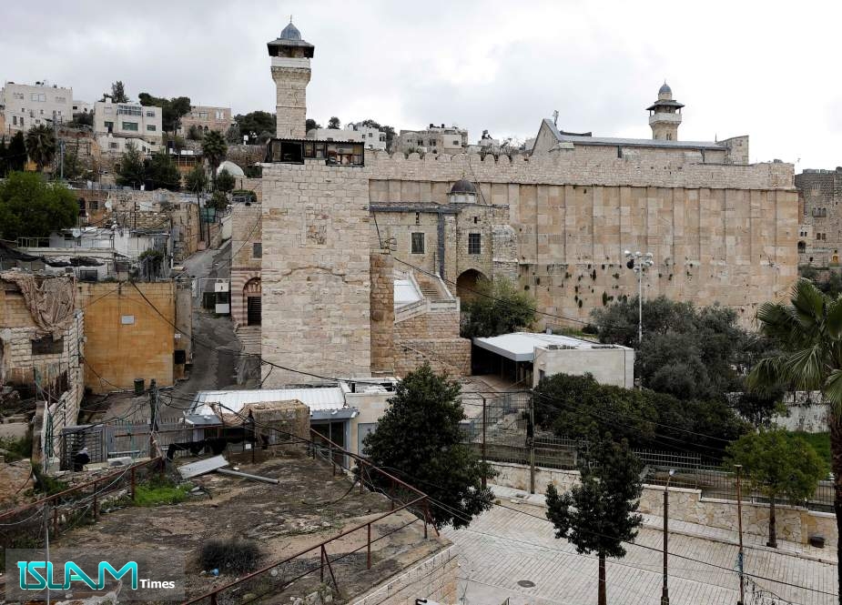 Hamas Warns against Israeli President’s Planned Visit to Ibrahimi Mosque
