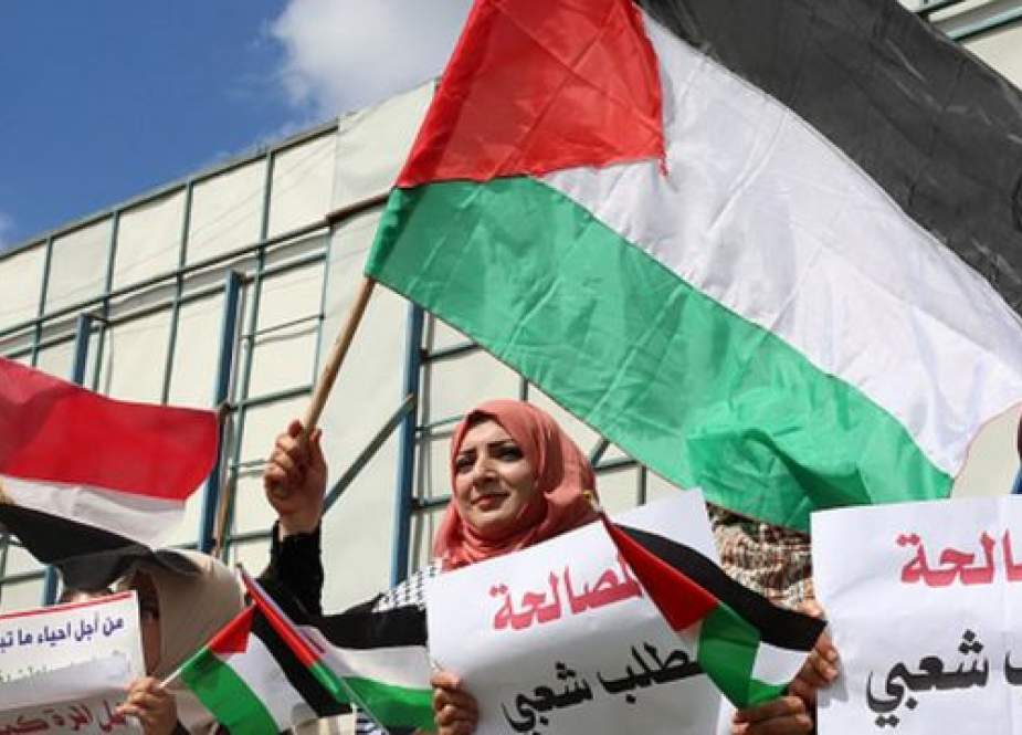 ‘‘حماس‘‘ ترحب بمبادرة الرئيس الجزائريّ.. ما الذي يجعل السلطة الفلسطينيّة عقبة في وجه المصالحة؟
