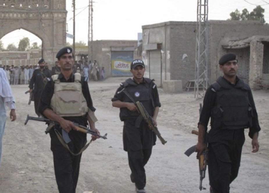 پولیس مقابلے میں داعش کے کمانڈر سمیت 3 دہشت گرد ہلاک